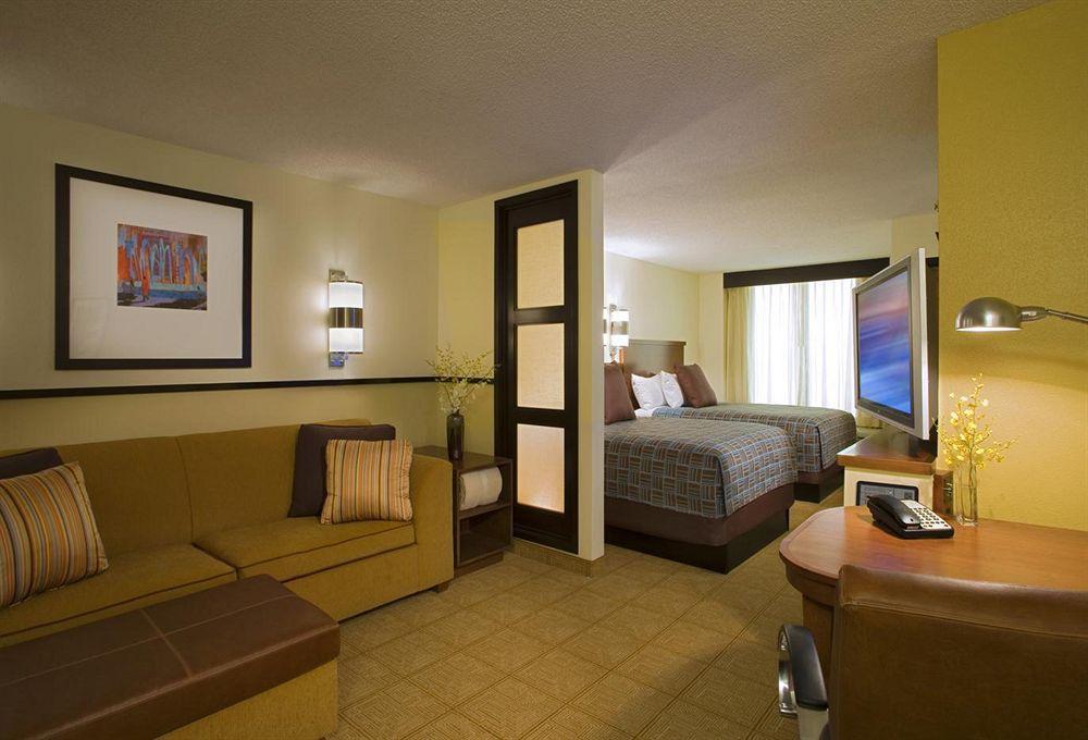 Hyatt Place Topeka Oda fotoğraf